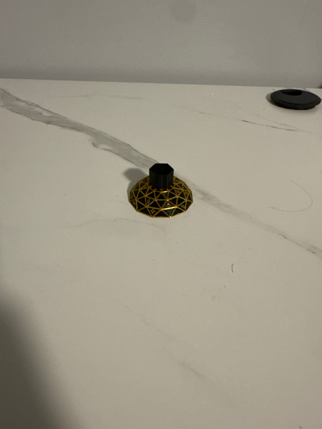Magic Trap Holder (Multicolor)
