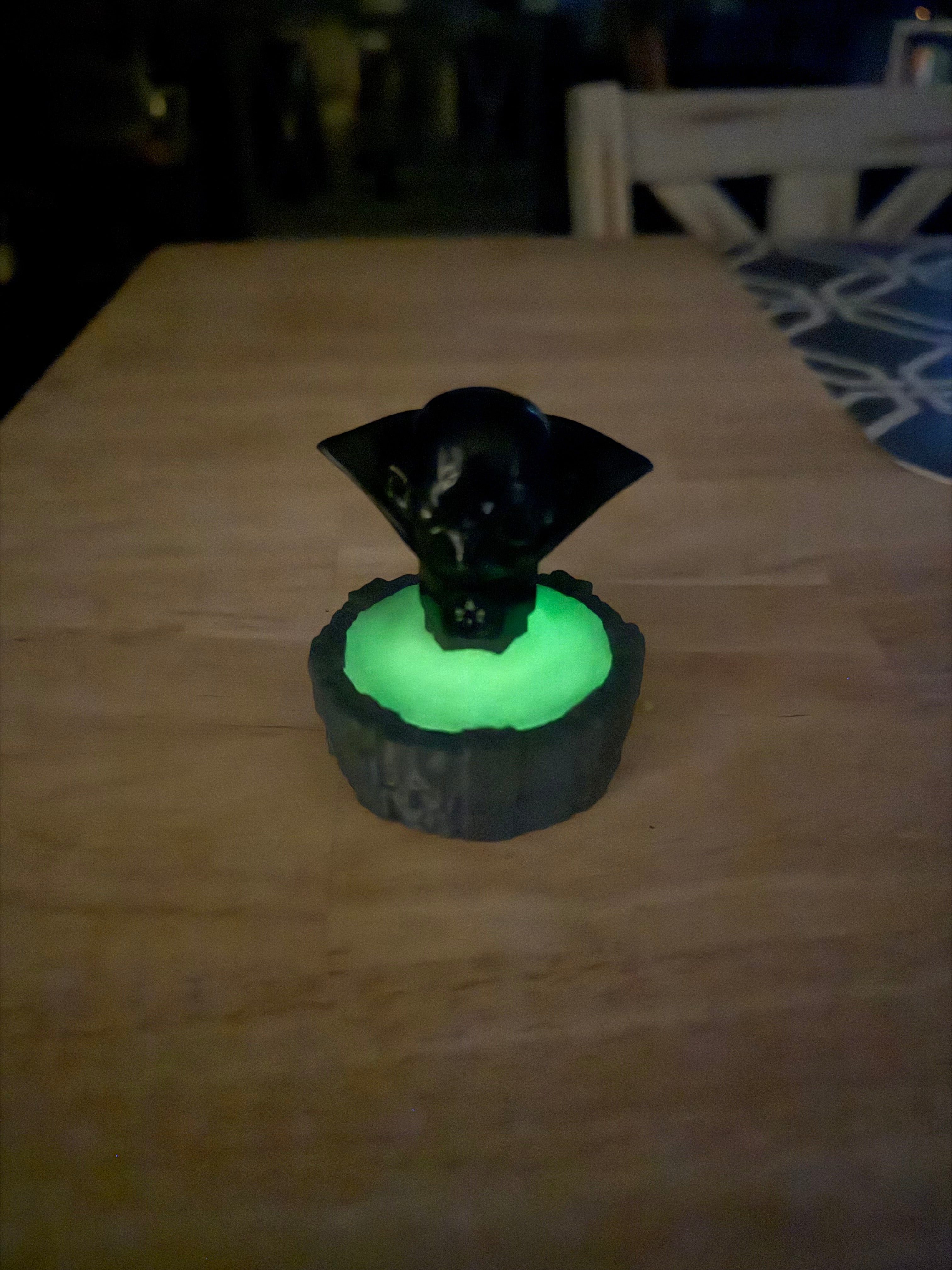 Kaos Trap Holder (Glow In The Dark)